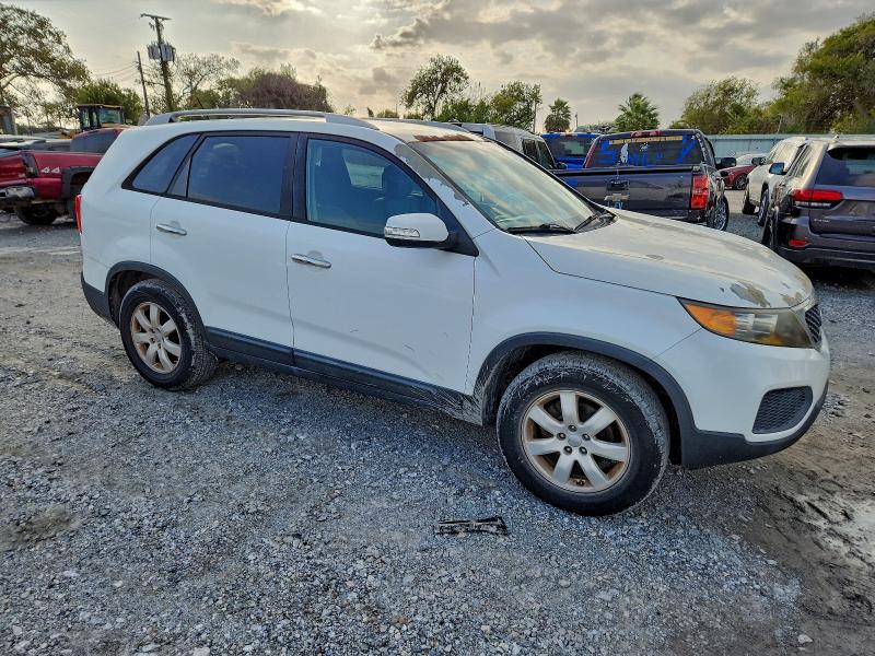 Photo 4 from auction – 2013 KIA SORENTO LX with VIN 5XYKT4A27DG375746