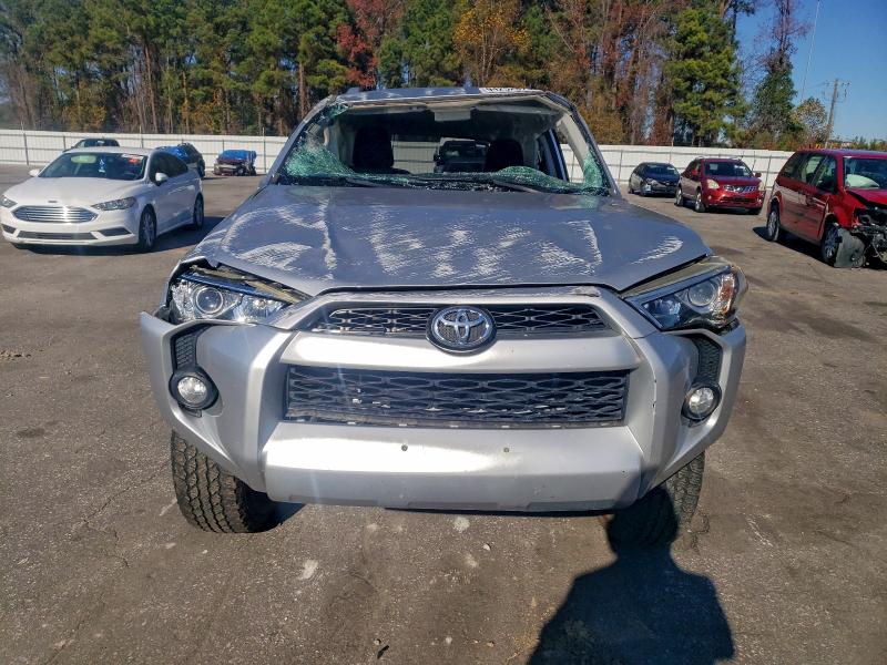 Photo 5 from auction – 2014 TOYOTA 4RUNNER SR with VIN JTEBU5JR9E5194654