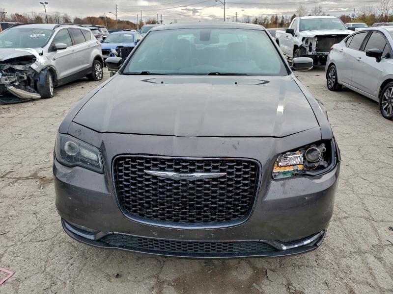 Photo 5 from auction – 2016 CHRYSLER 300 S with VIN 2C3CCAGG4GH176055