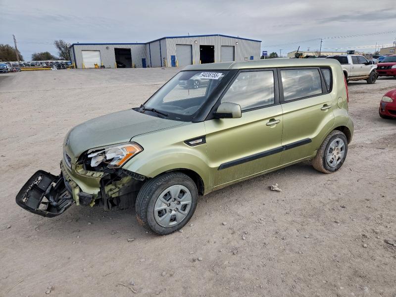 KIA SOUL 2013 with VIN KNDJT2A54D7577175 - Photo from auction