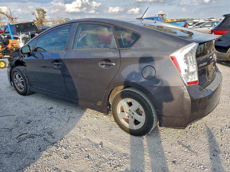 Zdjęcie 2 z aukcji – 2011 TOYOTA PRIUS z VIN JTDKN3DU6B5365734