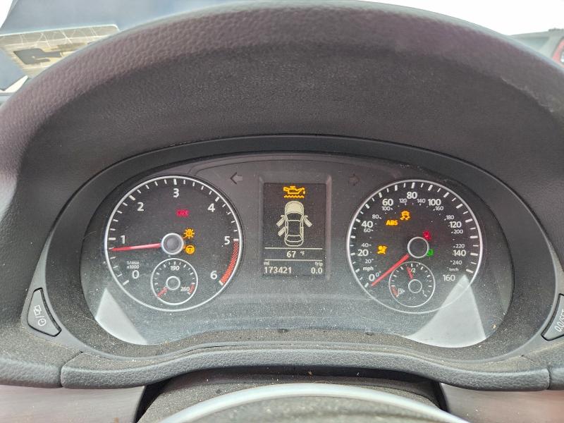 Photo 9 from auction – 2015 VOLKSWAGEN PASSAT with VIN 1VWBV7A39FC053683