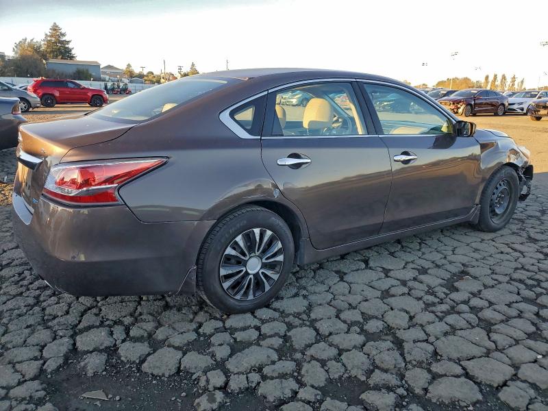 Photo 3 from auction – 2014 NISSAN ALTIMA 2.5 with VIN 1N4AL3AP0EC410981