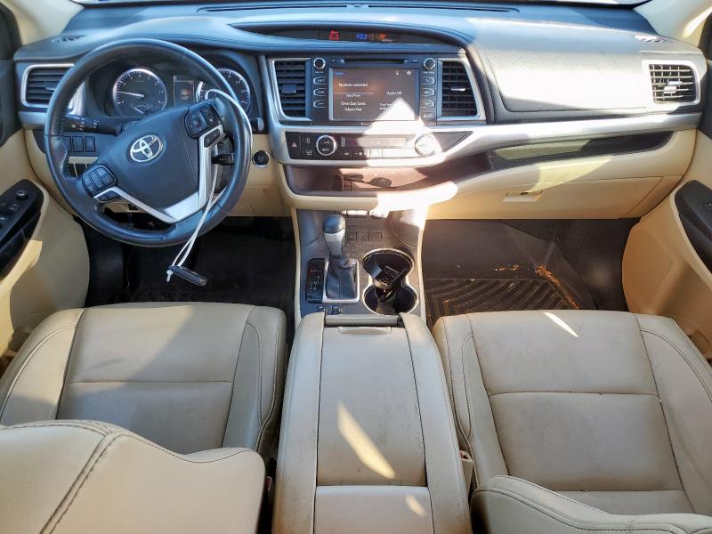 Zdjęcie 8 z aukcji – 2017 TOYOTA HIGHLANDER z VIN 5TDKZRFH3HS220807