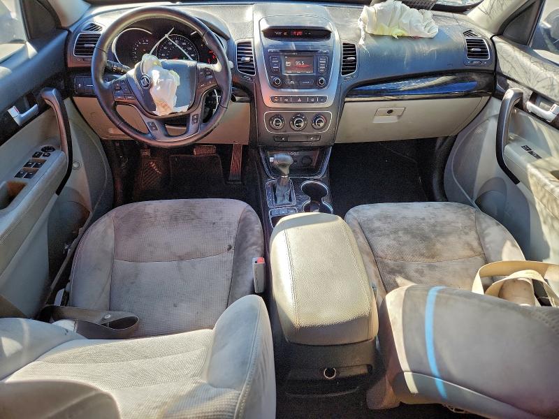 Photo 8 from auction – 2015 KIA SORENTO LX with VIN 5XYKT4A67FG593269
