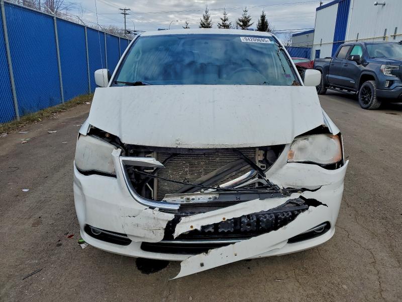 Photo 5 from auction – 2014 CHRYSLER TOWN & COU with VIN 2C4RC1BGXER116592