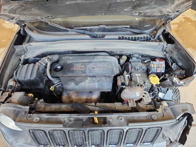 Photo 11 from auction – 2016 JEEP RENEGADE L with VIN ZACCJBBT7GPD63669
