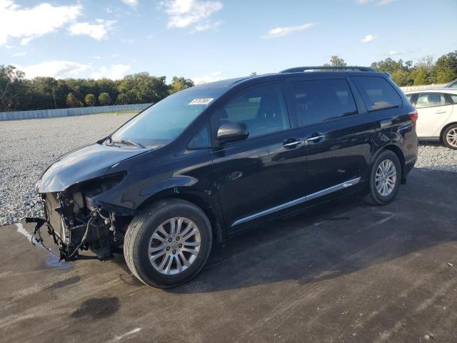 TOYOTA SIENNA XLE 2017 with VIN 5TDYZ3DC4HS813154 - Photo from auction
