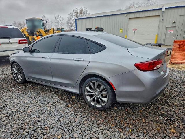 Photo 2 from auction – 2015 CHRYSLER 200 S with VIN 1C3CCCBB1FN552837