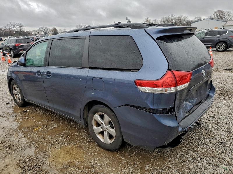 Photo 2 from auction – 2013 TOYOTA SIENNA LE with VIN 5TDKK3DC9DS391872