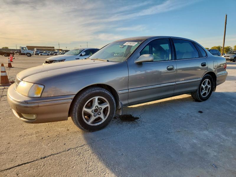 TOYOTA AVALON XL 1998 with VIN 4T1BF18B8WU236752 - Photo from auction