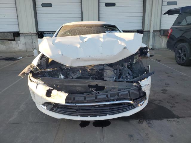 Photo 5 from auction – 2016 CHRYSLER 200 LIMITE with VIN 1C3CCCAB1GN142042