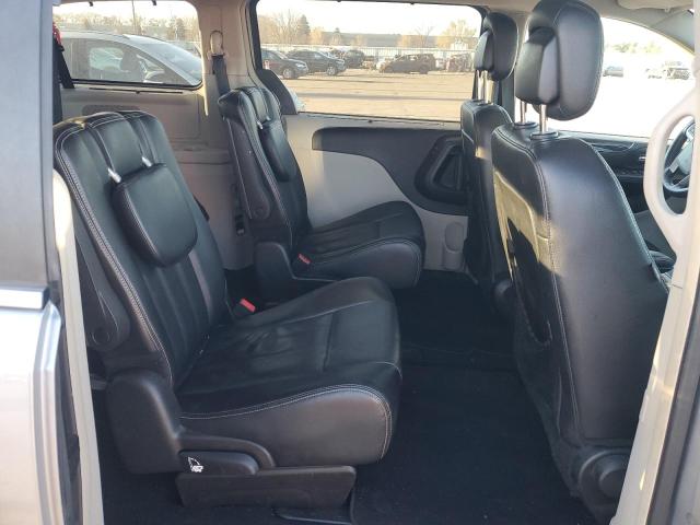 Photo 11 from auction – 2015 CHRYSLER TOWN & COU with VIN 2C4RC1BG5FR627001