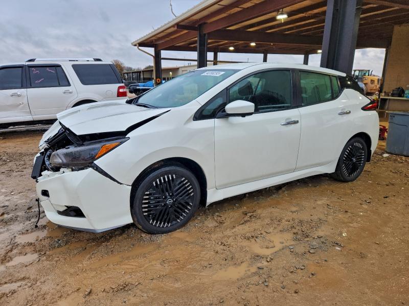 NISSAN LEAF SV PL 2023 z numerem VIN 1N4CZ1CV4PC555502 - Zdjęcie z aukcji