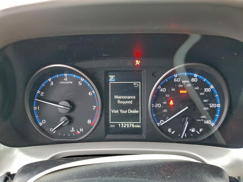 Photo 9 from auction – 2017 TOYOTA RAV4 LE with VIN 2T3BFREV1HW567664