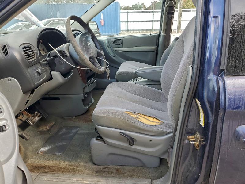 Photo 7 from auction – 2006 CHRYSLER TOWN & COU with VIN 1A4GP45R16B595635