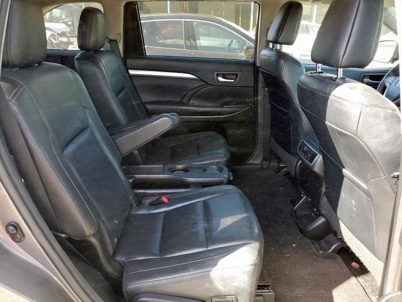 Photo 11 from auction – 2016 TOYOTA HIGHLANDER with VIN 5TDKKRFH4GS505342