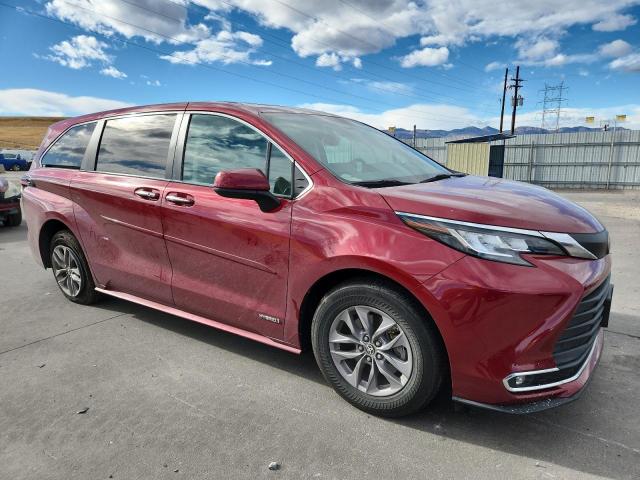 Photo 4 from auction – 2021 TOYOTA SIENNA XLE with VIN 5TDYSKFC6MS005183