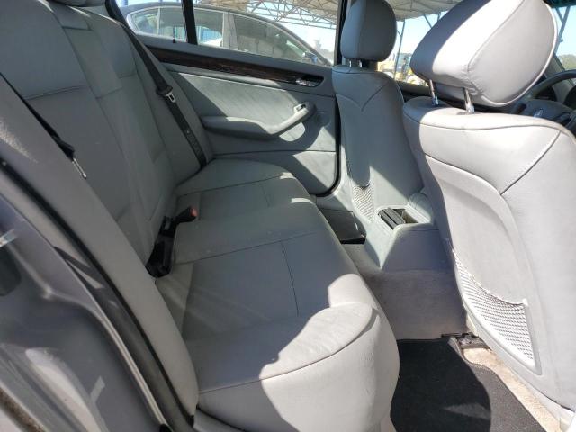 Photo 10 from auction – 2005 BMW 330 I with VIN WBAEV53465KM40560