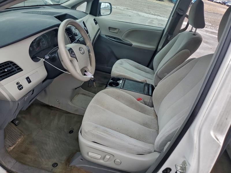 Photo 7 from auction – 2013 TOYOTA SIENNA LE with VIN 5TDKK3DC5DS384790