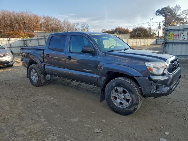 Photo 4 from auction – 2015 TOYOTA TACOMA DOU with VIN 3TMLU4EN4FM201922