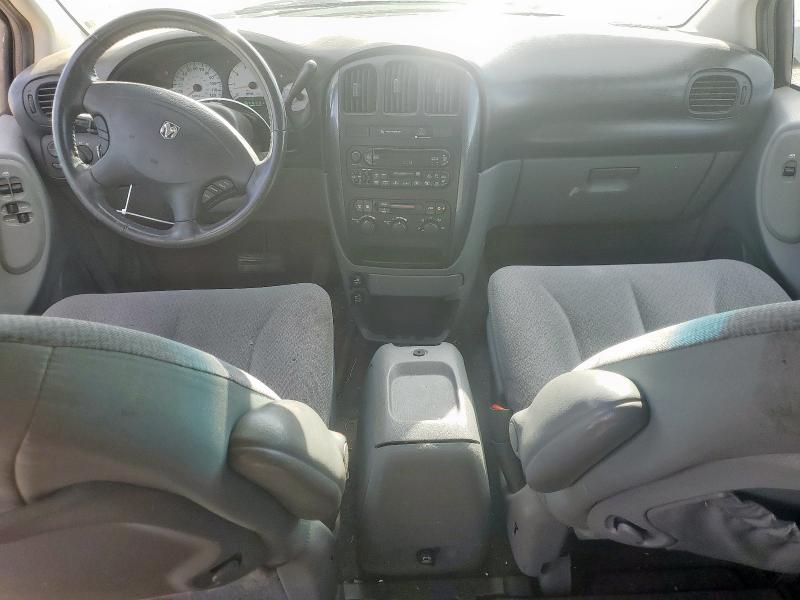 Photo 8 from auction – 2005 DODGE GRAND CARA with VIN 2D4GP44L15R474674