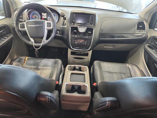 Photo 8 from auction – 2016 CHRYSLER TOWN & COU with VIN 2C4RC1CG8GR221830