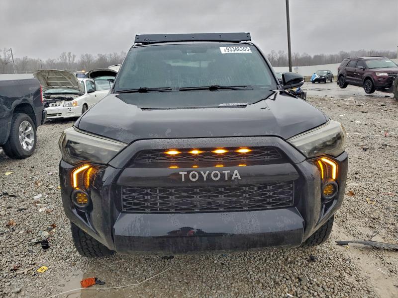 Photo 5 from auction – 2018 TOYOTA 4RUNNER SR with VIN JTEZU5JR7J5180762