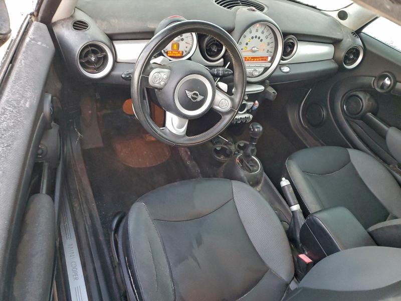 Photo 8 from auction – 2009 MINI COOPER with VIN WMWML335X9TN69335