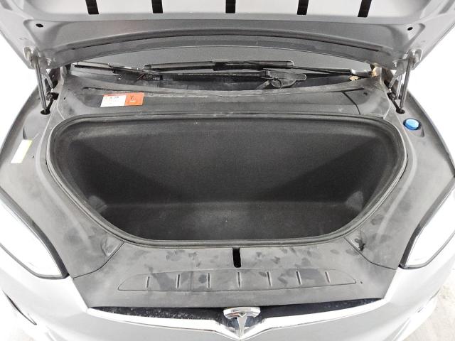 Photo 12 from auction – 2016 TESLA MODEL X with VIN 5YJXCDE25GF026158