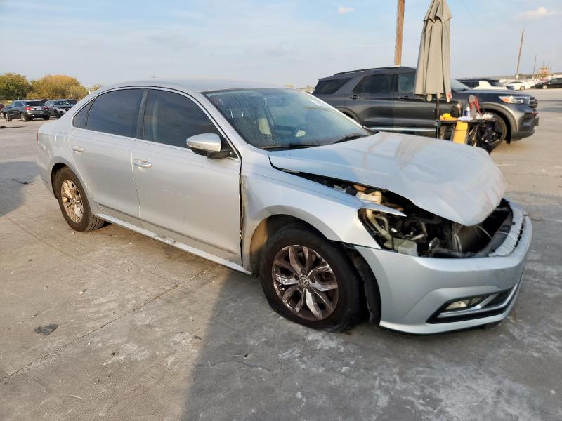 Photo 4 from auction – 2016 VOLKSWAGEN PASSAT S with VIN 1VWAS7A39GC033973