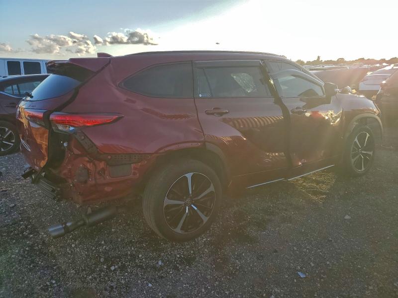 Photo 3 from auction – 2021 TOYOTA HIGHLANDER with VIN 5TDJZRAH9MS034511