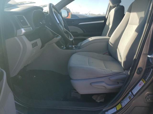 Photo 7 from auction – 2017 TOYOTA HIGHLANDER with VIN 5TDZARFH8HS023685