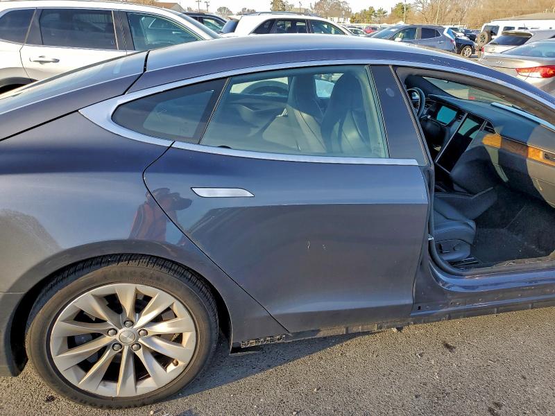 Photo 10 from auction – 2019 TESLA MODEL S with VIN 5YJSA1E24KF305902
