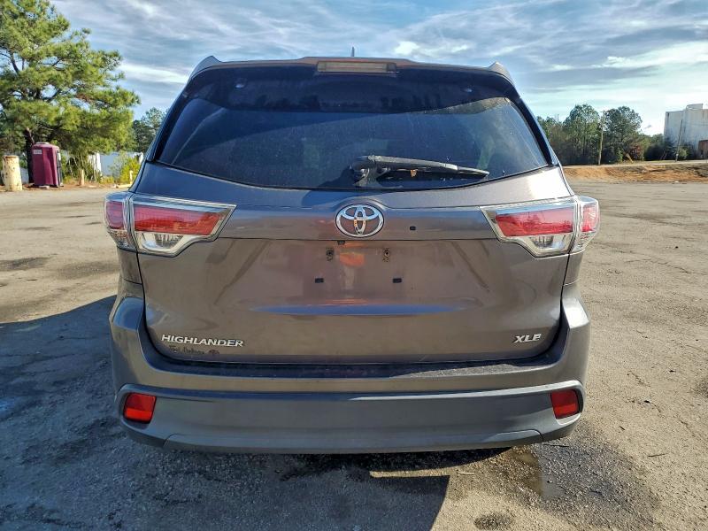 Photo 6 from auction – 2016 TOYOTA HIGHLANDER with VIN 5TDKKRFH9GS123937
