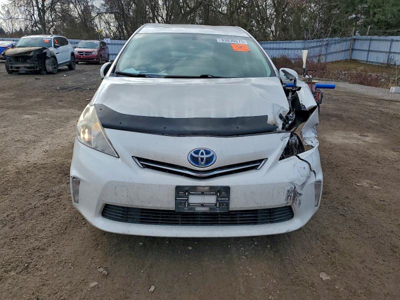 Photo 5 from auction – 2013 TOYOTA PRIUS V with VIN JTDZN3EU9D3244093