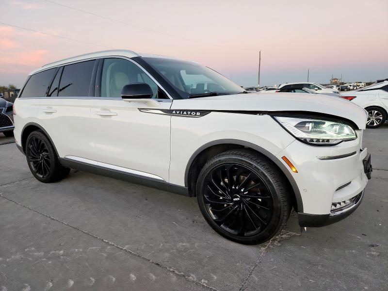 Photo 4 from auction – 2020 LINCOLN AVIATOR RE with VIN 5LM5J7XC2LGL03880