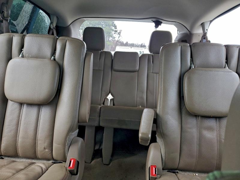 Photo 10 from auction – 2012 CHRYSLER TOWN & COU with VIN 2C4RC1BG1CR345675