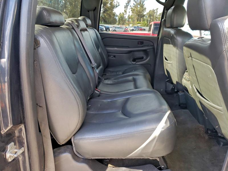 Photo 10 from auction – 2004 CHEVROLET SILVERADO with VIN 1GCHC23234F229455