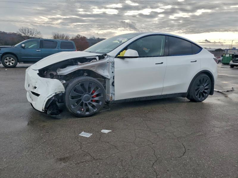 TESLA MODEL Y 2023 with VIN 7SAYGDEF7PF888389 - Photo from auction