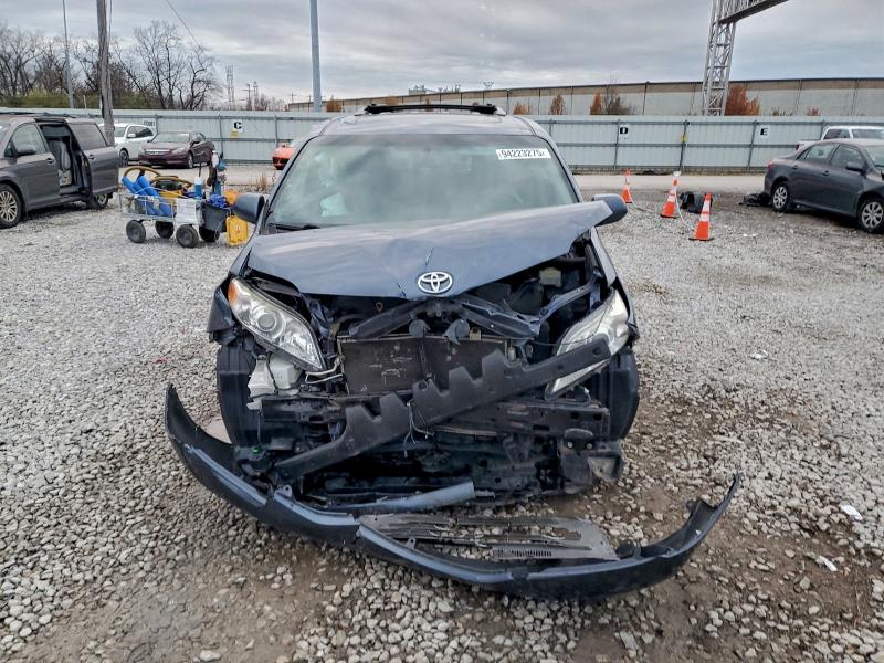 Photo 5 from auction – 2017 TOYOTA SIENNA with VIN 5TDYZ3DC6HS860394