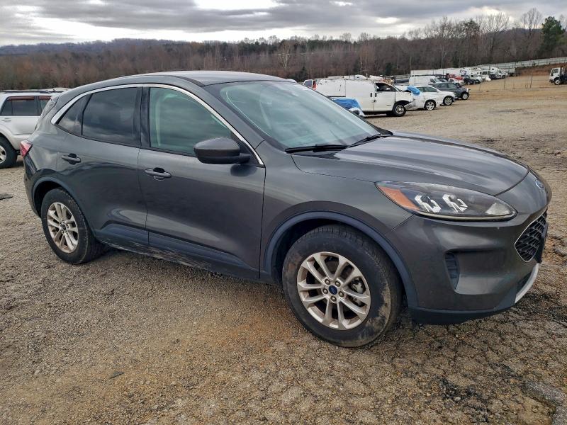Photo 4 from auction – 2020 FORD ESCAPE with VIN 1FMCU0G63LUA92631