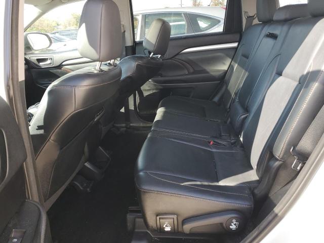 Photo 11 from auction – 2015 TOYOTA HIGHLANDER with VIN 5TDJKRFH0FS179775