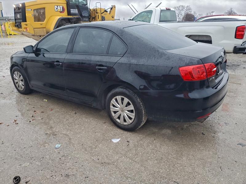 Photo 2 from auction – 2013 VOLKSWAGEN JETTA BASE with VIN 3VW2K7AJ0DM305811