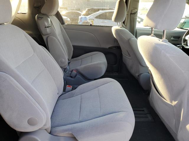 Photo 11 from auction – 2017 TOYOTA SIENNA LE with VIN 5TDKZ3DC1HS865637