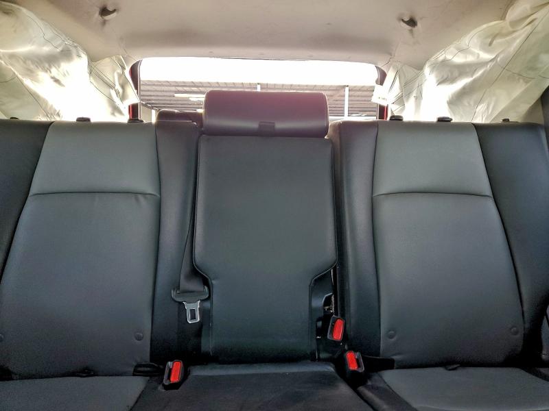 Photo 10 from auction – 2018 TOYOTA 4RUNNER with VIN JTEBU5JR8J5528747