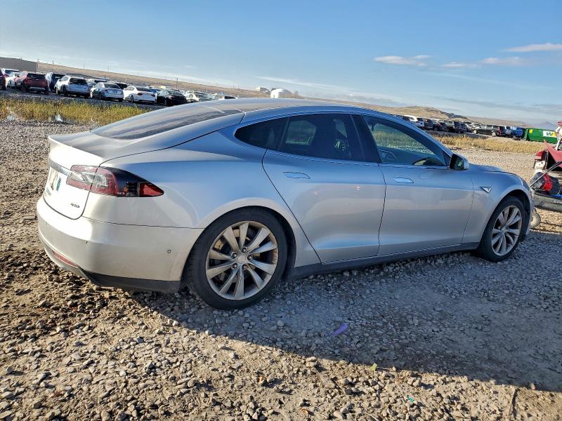 Photo 3 from auction – 2015 TESLA MODEL S 85 with VIN 5YJSA1H2XFF081620