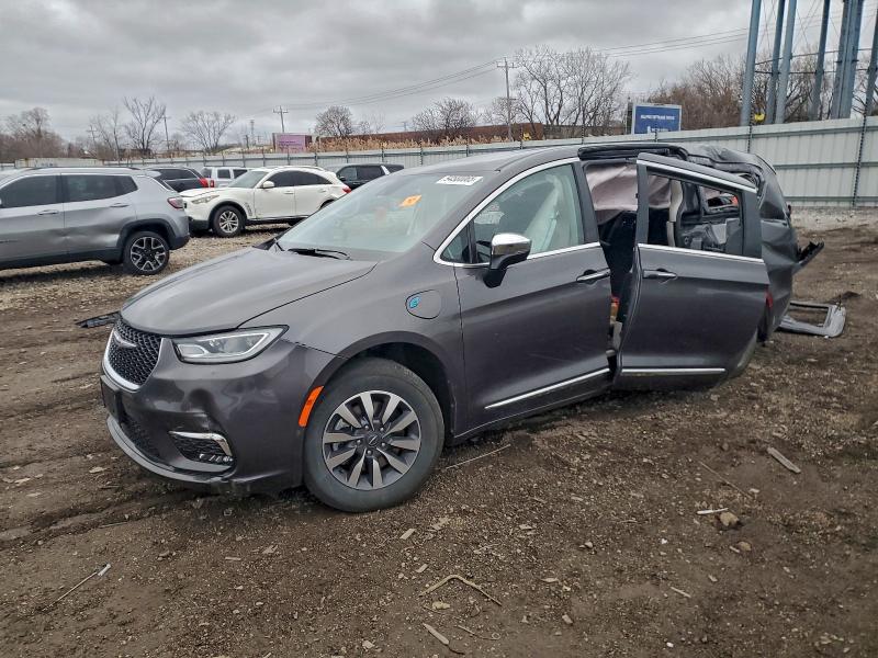 CHRYSLER PACIFICA 2023 with VIN 2C4RC1S78PR542395 - Photo from auction