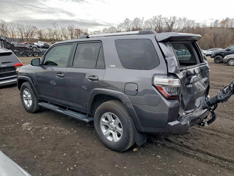 Photo 2 from auction – 2023 TOYOTA 4RUNNER SR with VIN JTEFU5JR6P5289418