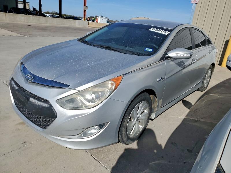 HYUNDAI SONATA HYB 2015 with VIN KMHEC4A46FA133852 - Photo from auction
